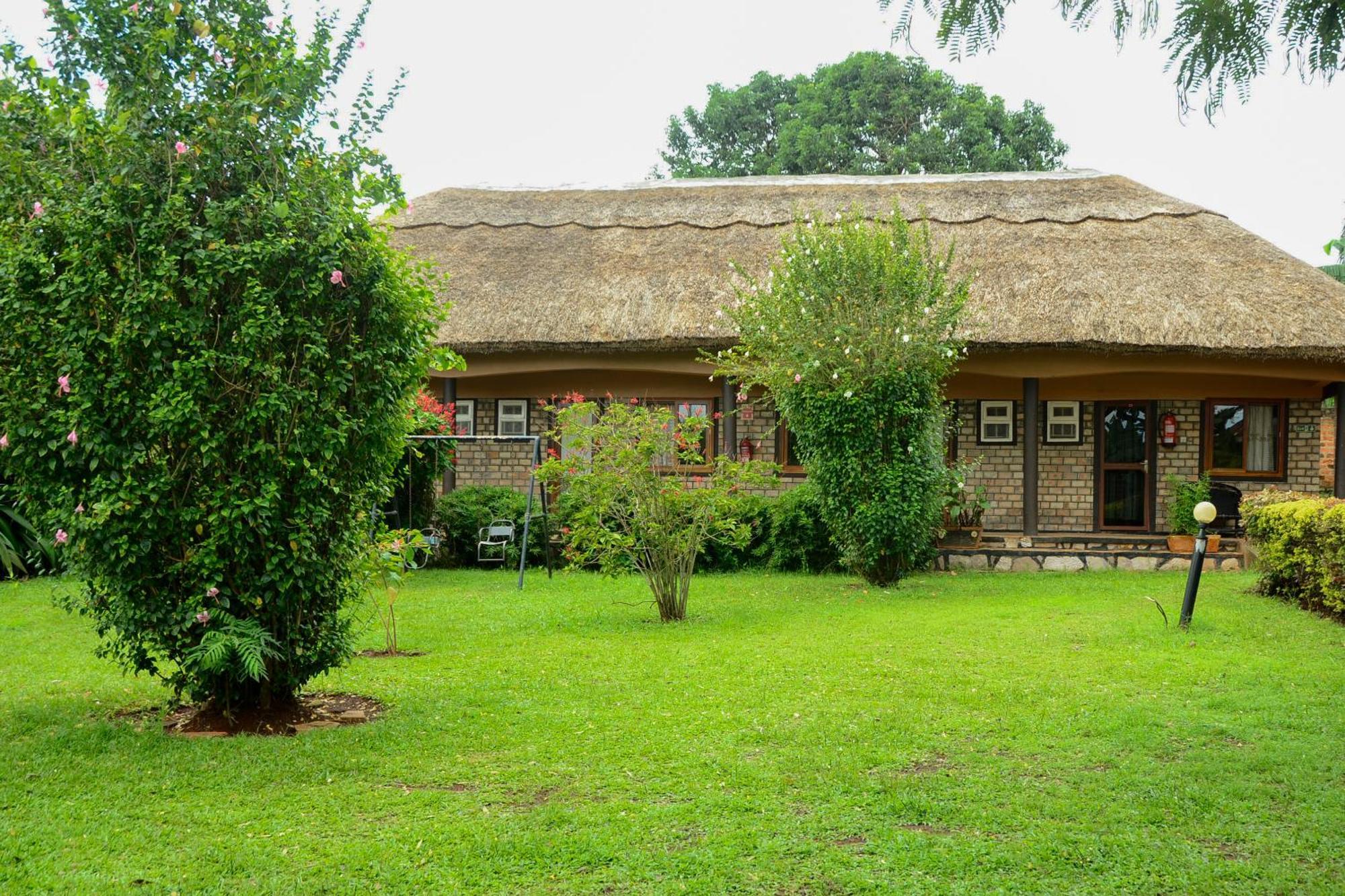 Gorilla African Guest House Entebbe Eksteriør bilde