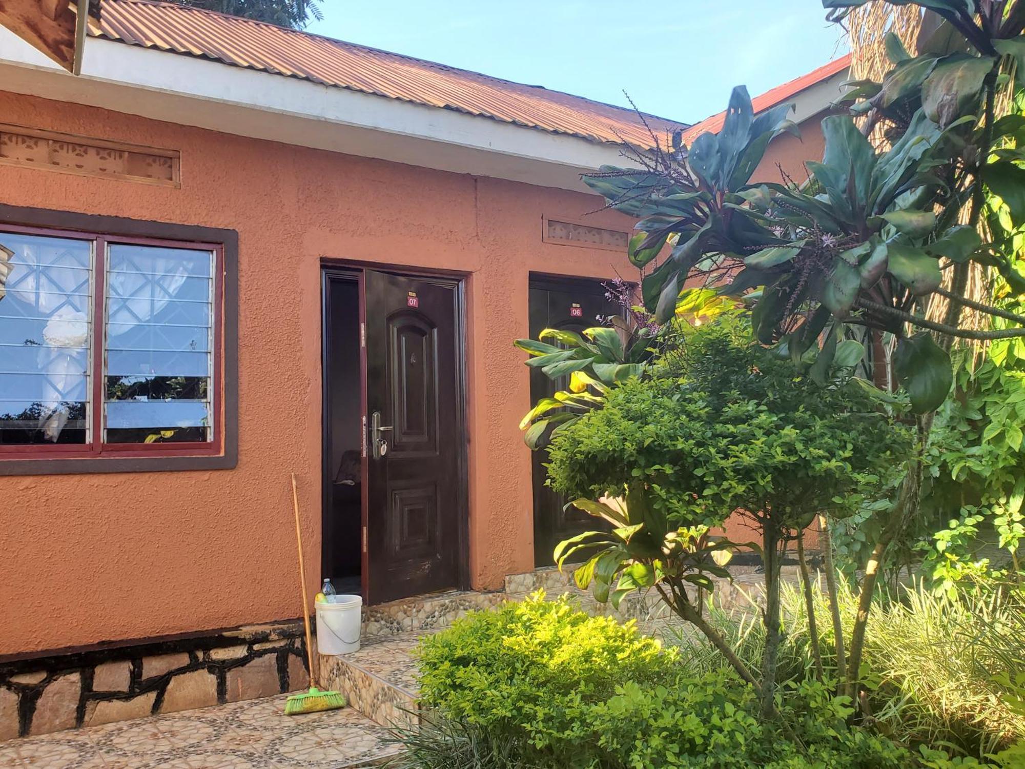 Gorilla African Guest House Entebbe Eksteriør bilde