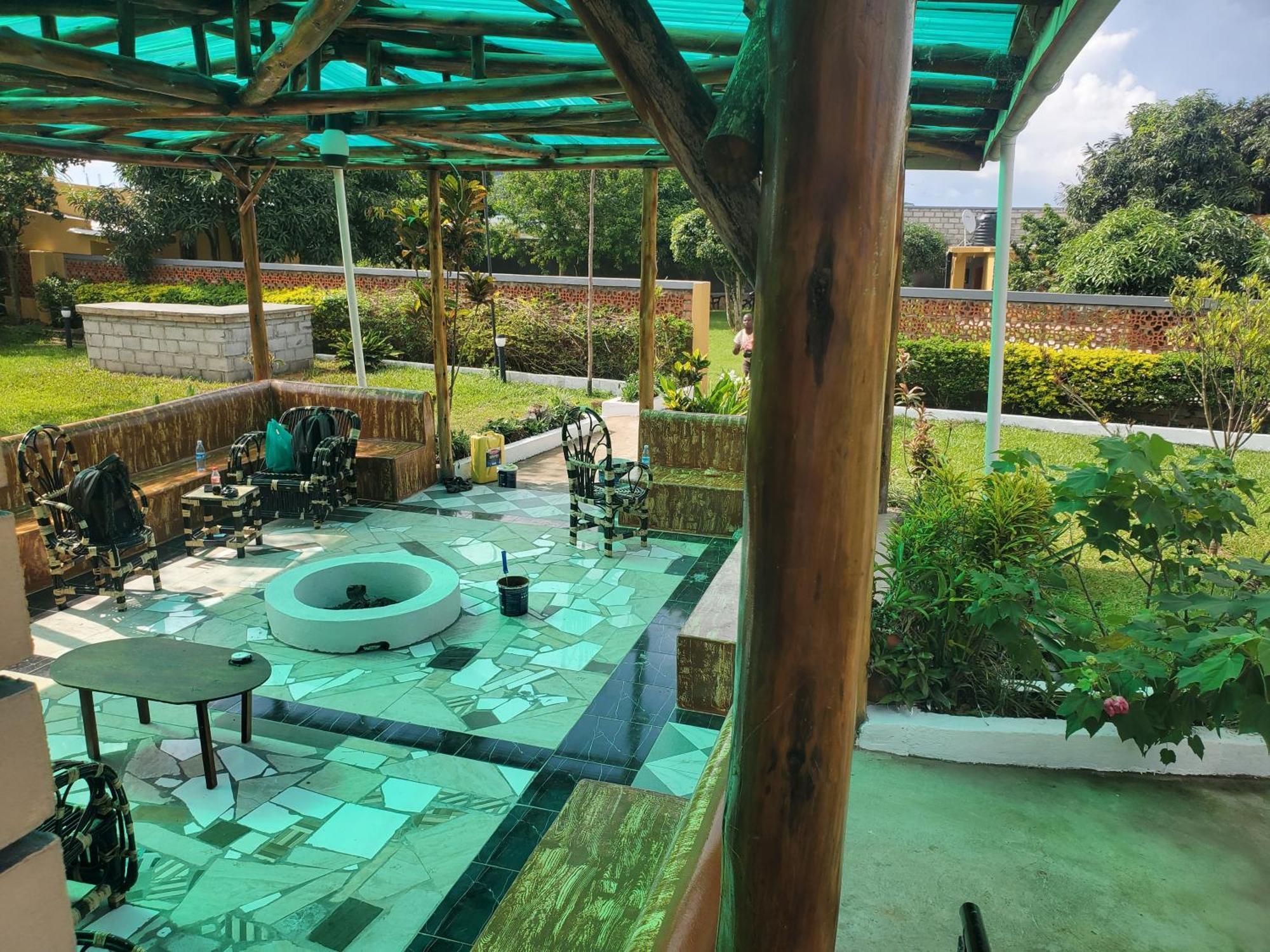 Gorilla African Guest House Entebbe Eksteriør bilde