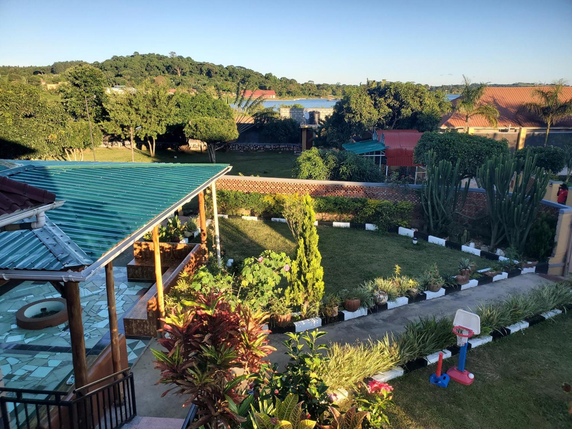 Gorilla African Guest House Entebbe Eksteriør bilde