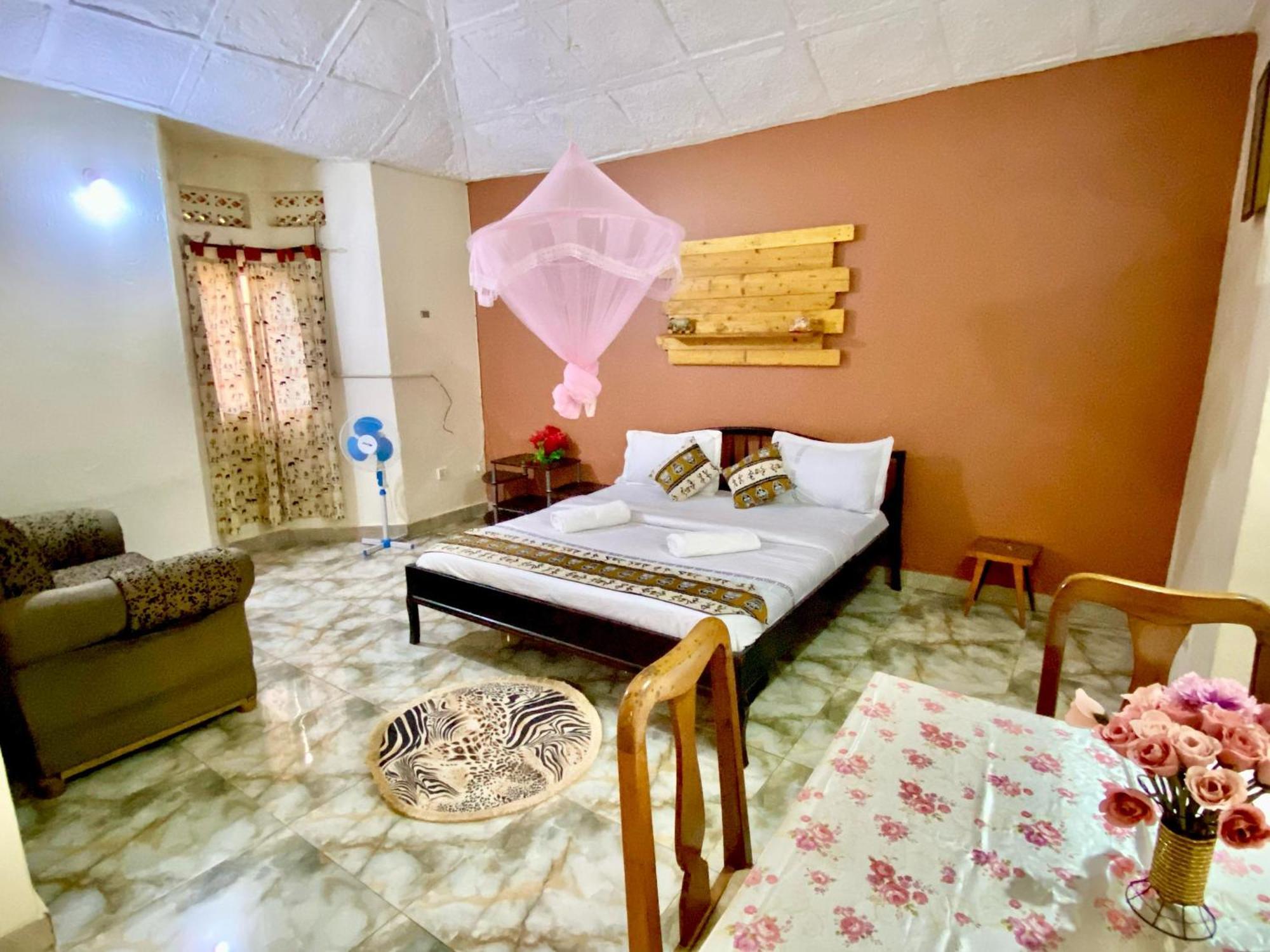 Gorilla African Guest House Entebbe Eksteriør bilde